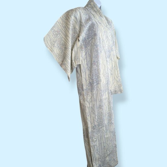 Vintage White & Blue Kimono - Picture 2 of 11
